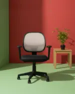 سمارت كرسي مكتب طبي مودرن شبك وسط فريم اسود