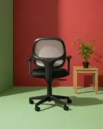 ⁦سمارت كرسي مكتب طبي مودرن شبك وسط فريم اسود⁩ - الصورة ⁦3⁩