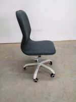 ⁦كرسى مكتبى  تنجيد قماش  بدون  يدات⁩ - الصورة ⁦3⁩